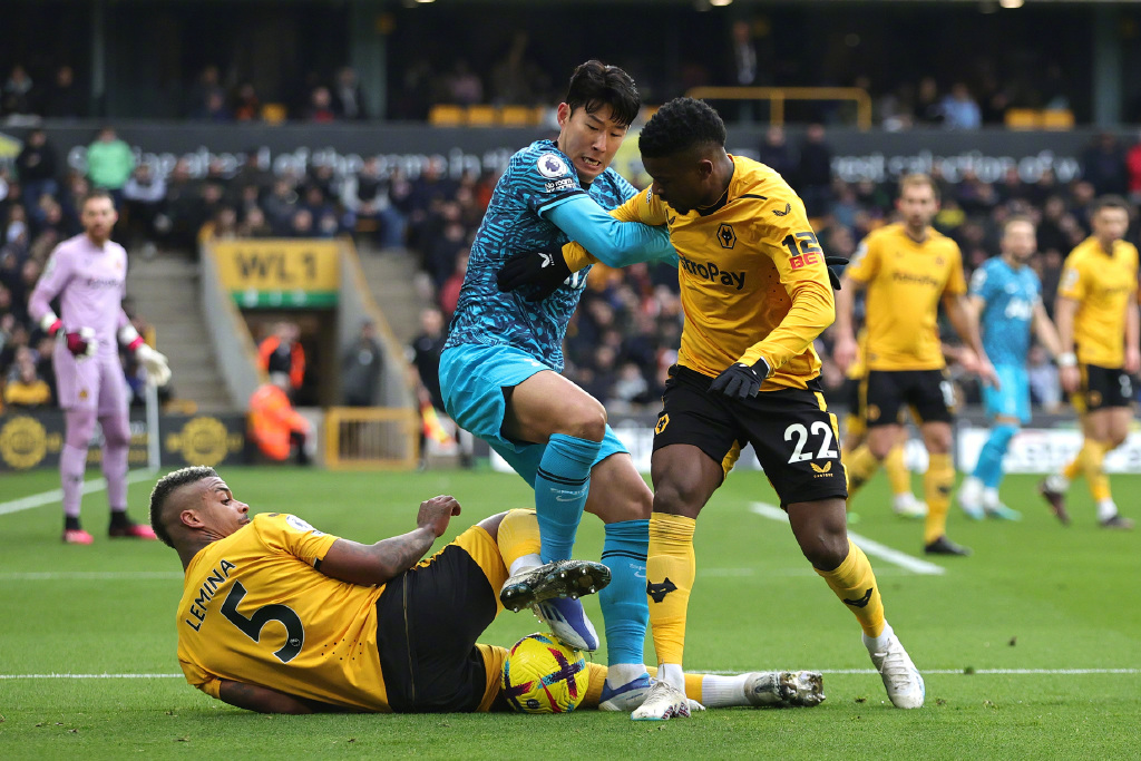 皖南朱雀队鏖战皖江战狼队,棒球附加赛爆冷,转换速度占优。豪门底蕴再次显现的简单介绍 皖南朱雀队鏖战皖江战狼队,棒球附加赛爆冷,转换速度占优。豪门底蕴再次显现的简单介绍