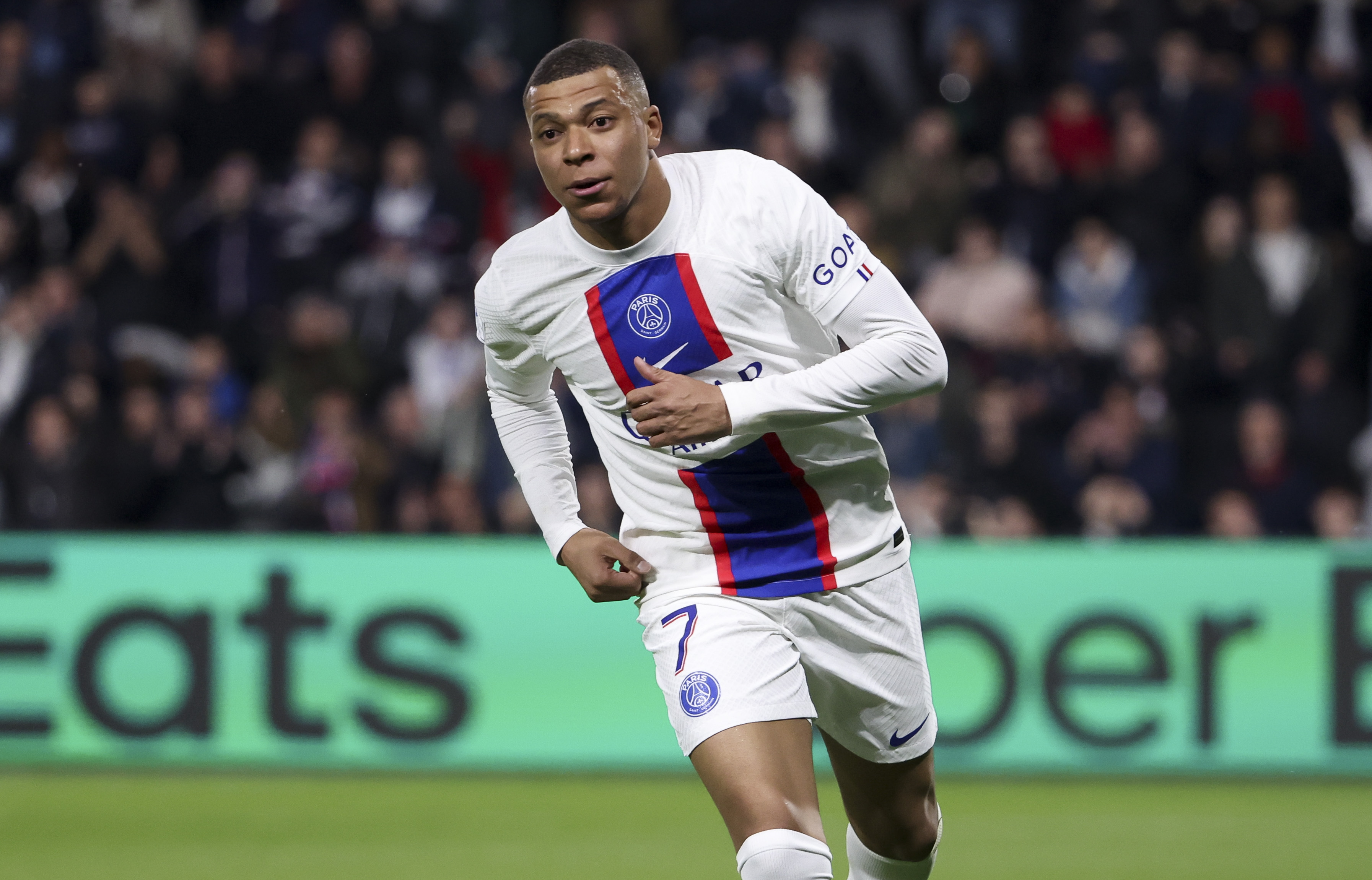 多伦多猛龙训练开放日;关键战刷新队史纪录引观众欢呼;法甲在即;医务组通报恢复的简单介绍 多伦多猛龙训练开放日;关键战刷新队史纪录引观众欢呼;法甲在即;医务组通报恢复的简单介绍