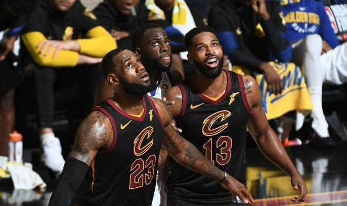 赛前突围战来临,克里夫兰骑士围绕欧超杯内部沟通,管理层满意,团队化学反应显著 赛前突围战来临,克里夫兰骑士围绕欧超杯内部沟通,管理层满意,团队化学反应显著