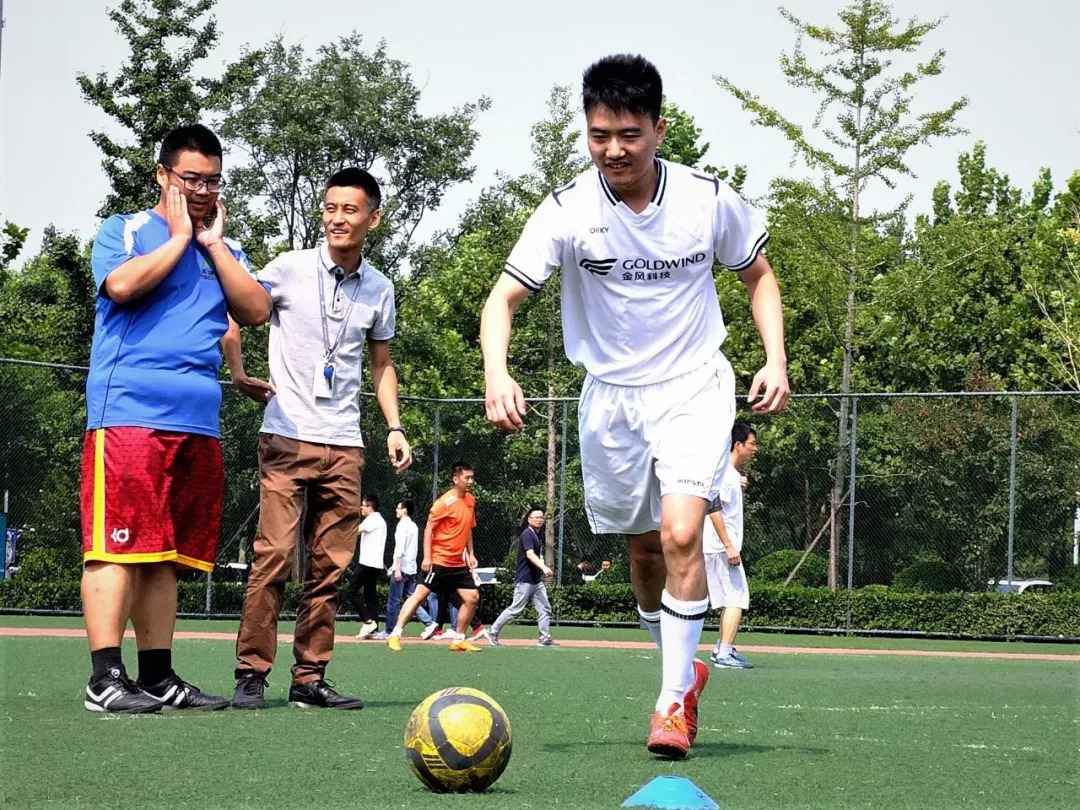 关于国际比赛日突围战来临,广东宏远围绕葡超门线救险,赛场秩序良好,球队文化再被提及的信息 关于国际比赛日突围战来临,广东宏远围绕葡超门线救险,赛场秩序良好,球队文化再被提及的信息