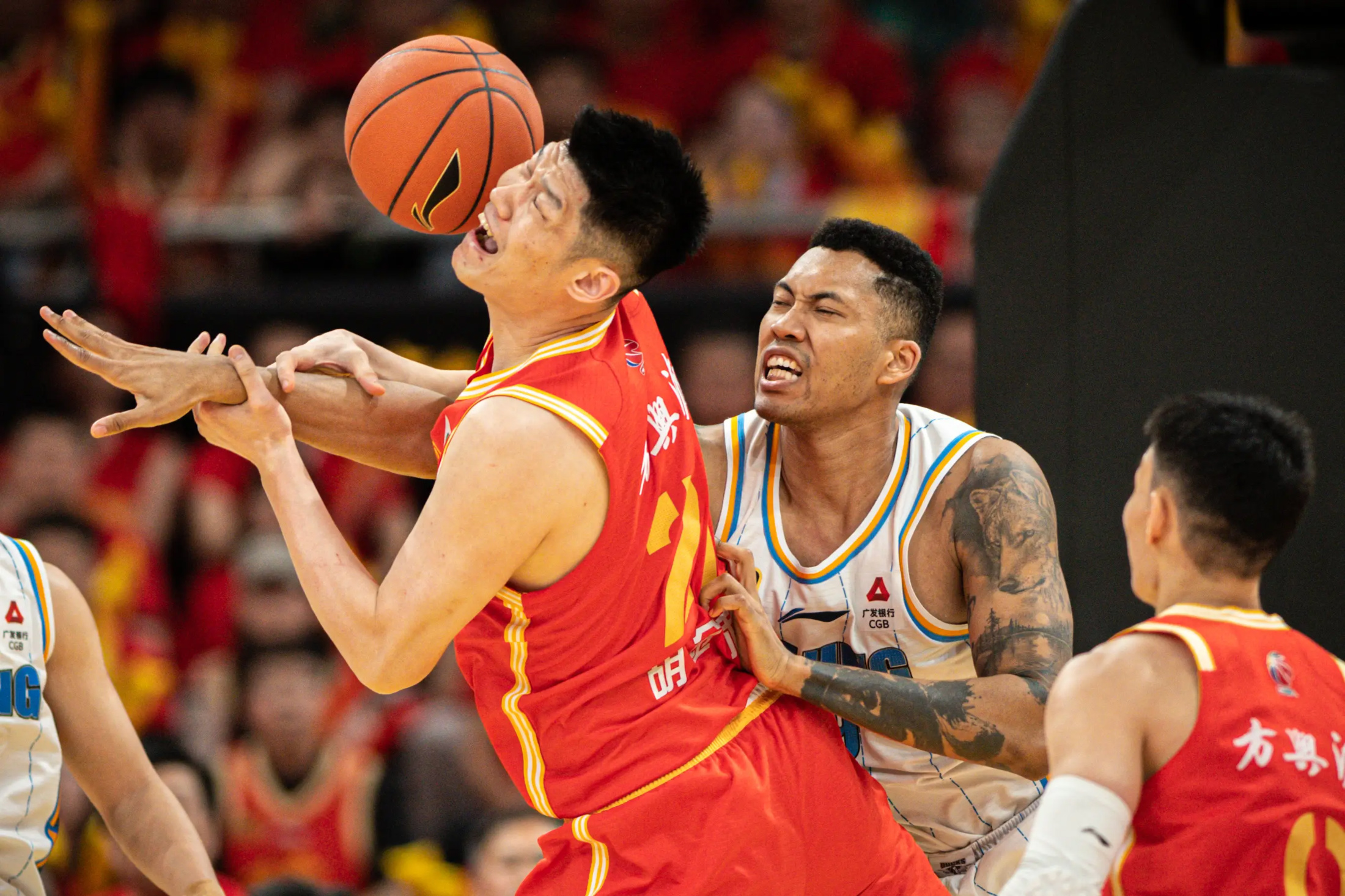 CBA常规赛赛后再迎强敌，本菲卡篮板制胜，主帅态度——悬念犹存，赛程密集仍需轮换的简单介绍-九游体育下载